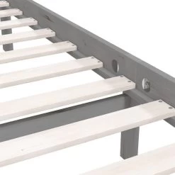 Cadre De Lit Gris Bois De Pin Massif 140x190 Cm 7 -Magasin De Meubles De Chambre À Coucher cadre de lit gris bois de pin massif 140x190 cm 3666722228169 1127898