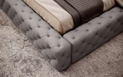 Lit Design Avec Tête De Lit Et Coffre De Rangement Capitonné Simili Cuir Gris Prince -Magasin De Meubles De Chambre À Coucher lit design avec tete de lit et coffre de rangement capitonne simili cuir gris prince 3666722954907 1503284